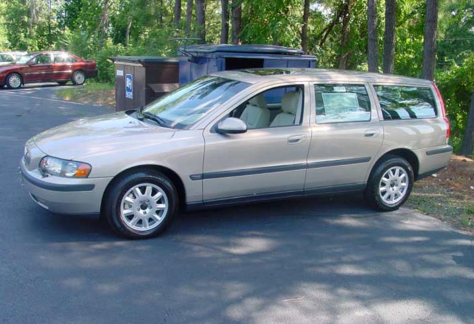 download 03 Volvo XC70 workshop manual