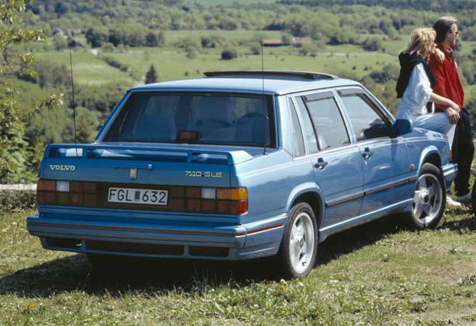 download 90 Volvo 740 workshop manual