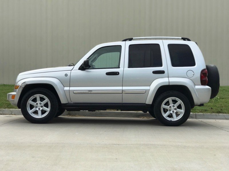 download JEEP LIBERTY KJ workshop manual