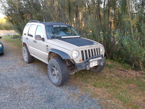 download JEEP LIBERTY KJ workshop manual