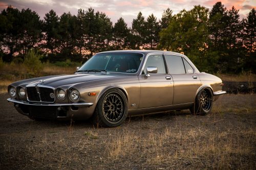 download Jaguar XJ8 workshop manual