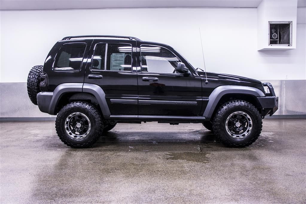 download Jeep Liberty Cherokee KJ workshop manual