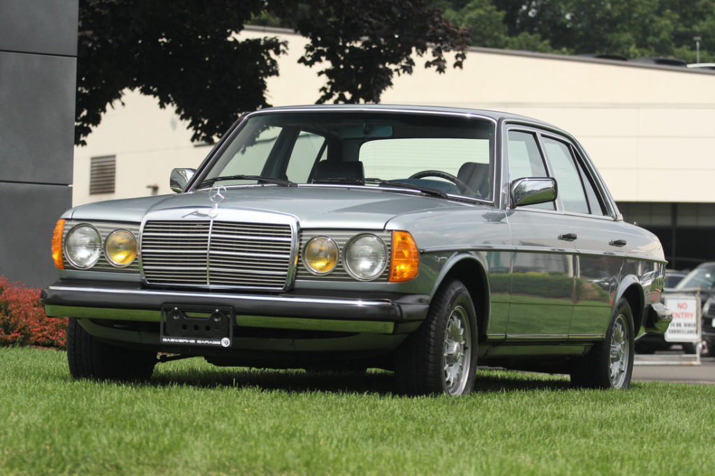 download Mercedes 300D 84 workshop manual