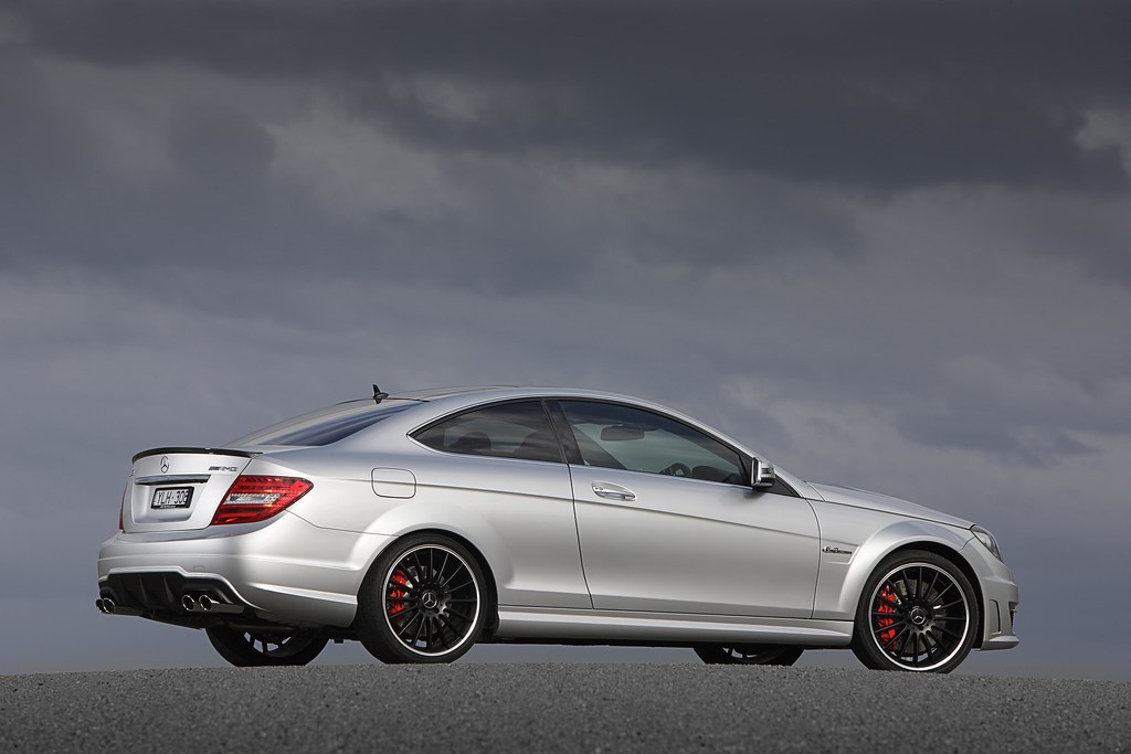 download Mercedes Benz C63 AMG workshop manual