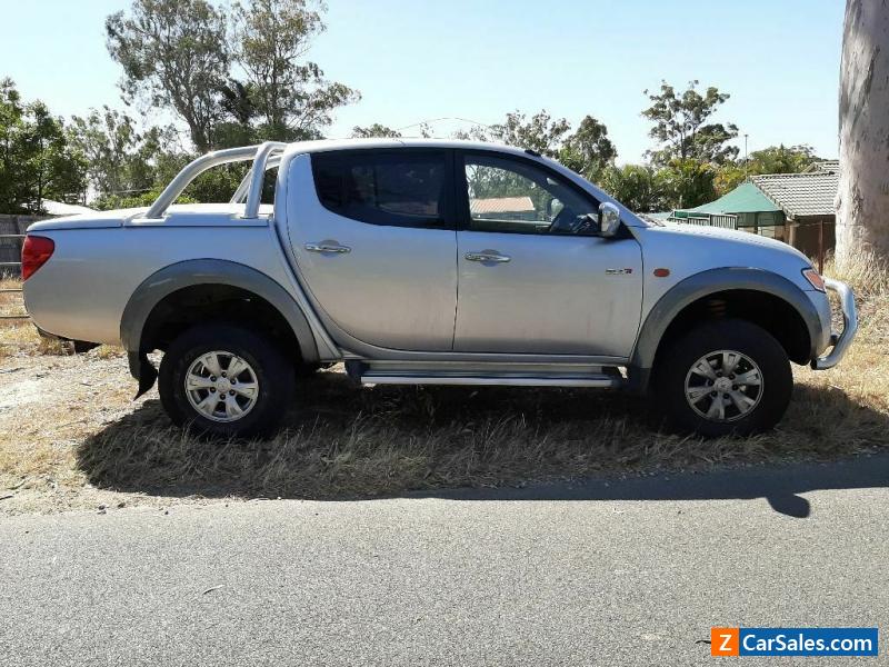 download Mitsubishi Triton workshop manual